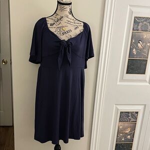 Chic Navy Dress with Bow Accent